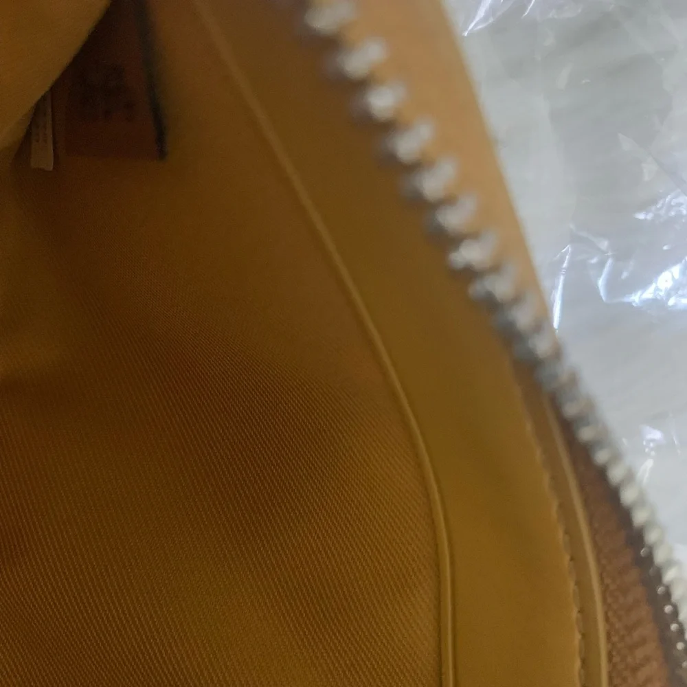 NWOT Coach Signature Leather Zip Around Long Accordion Wallet